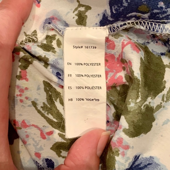 3/$30 - Streetwear Society Flowered Top Size M - Picture 10 of 11